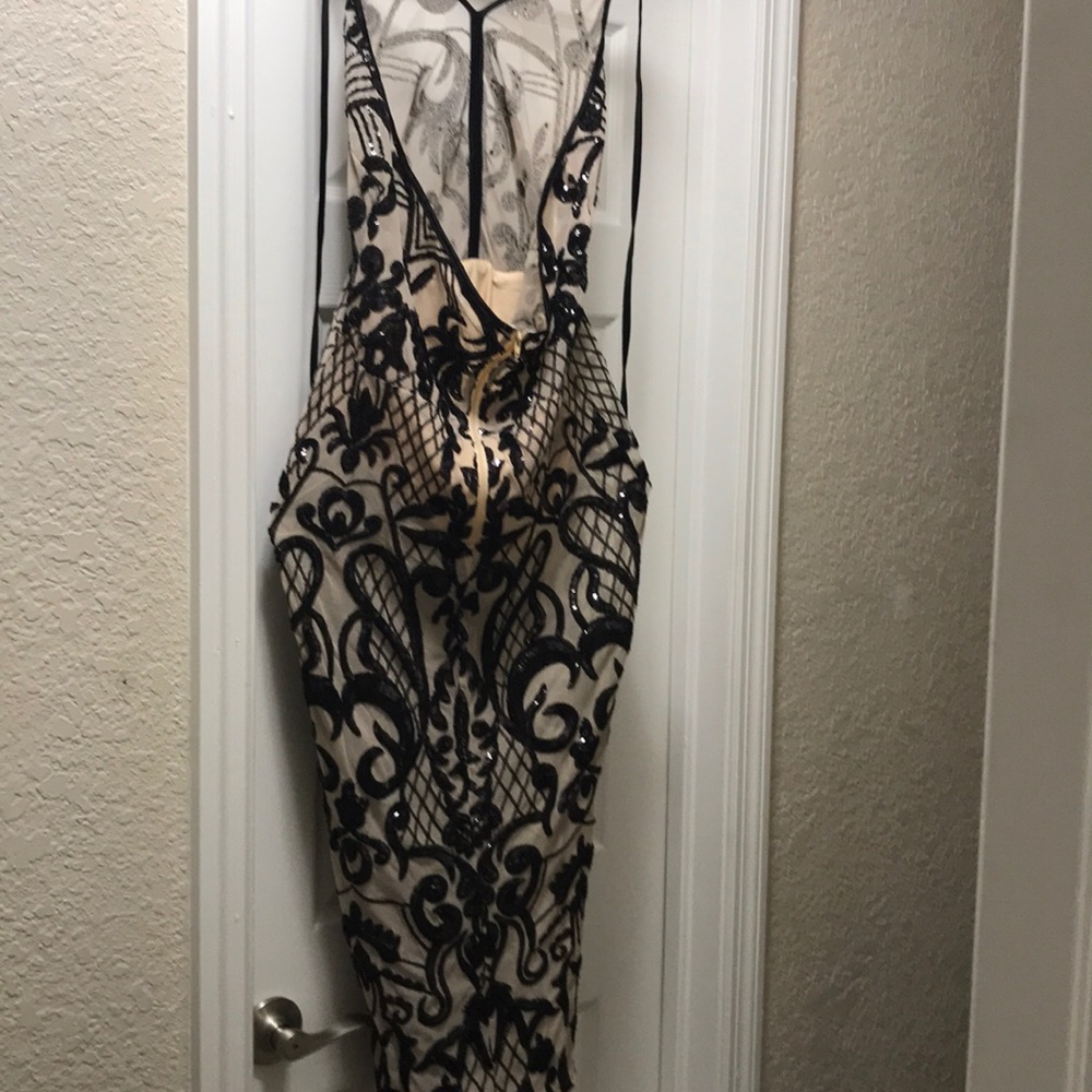 Dress - Picture 2 of 2